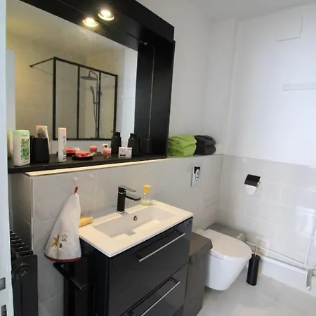 Superb Studio And Private Parking Appartement